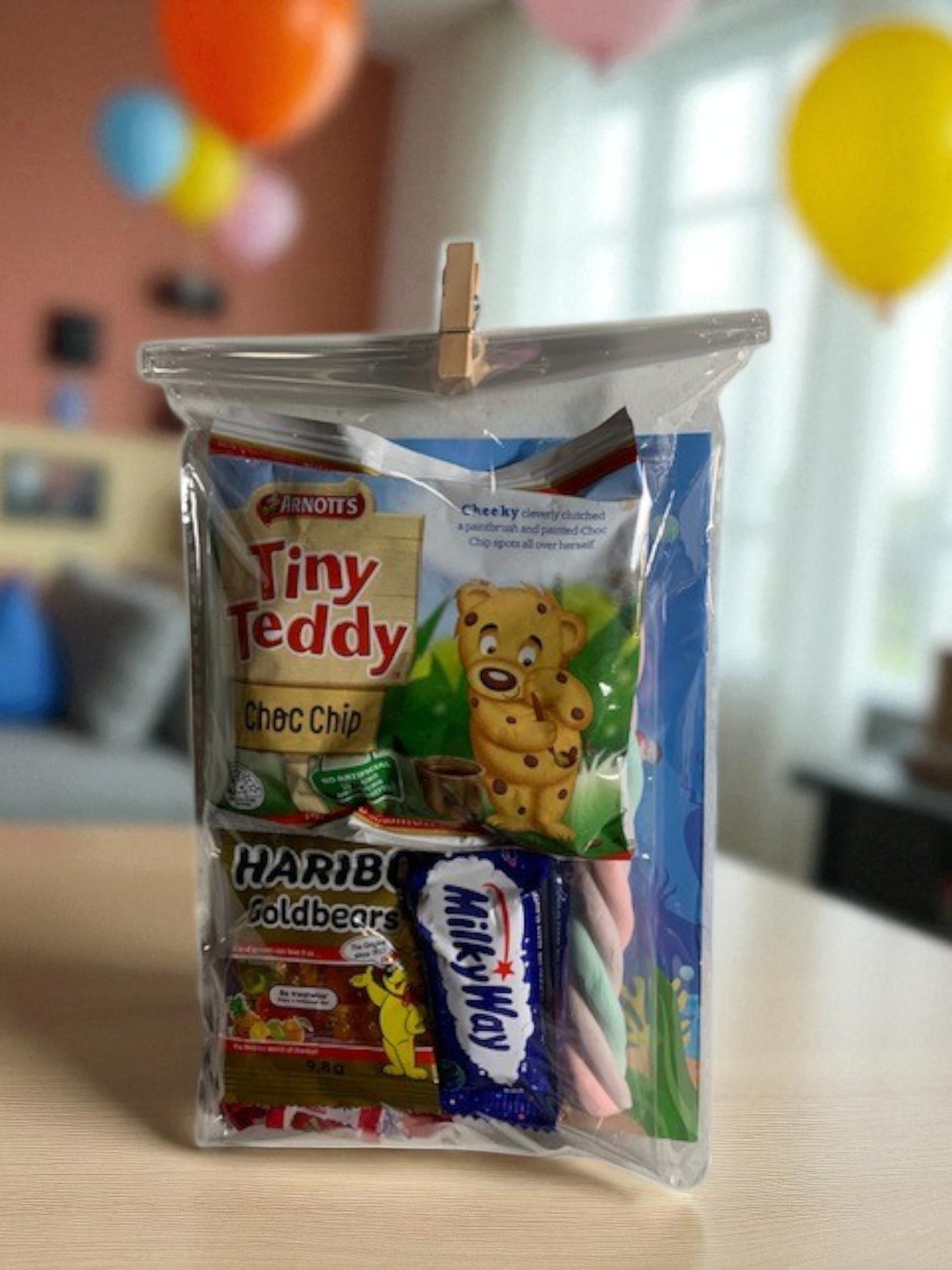 Colour-in Lolly Bag
