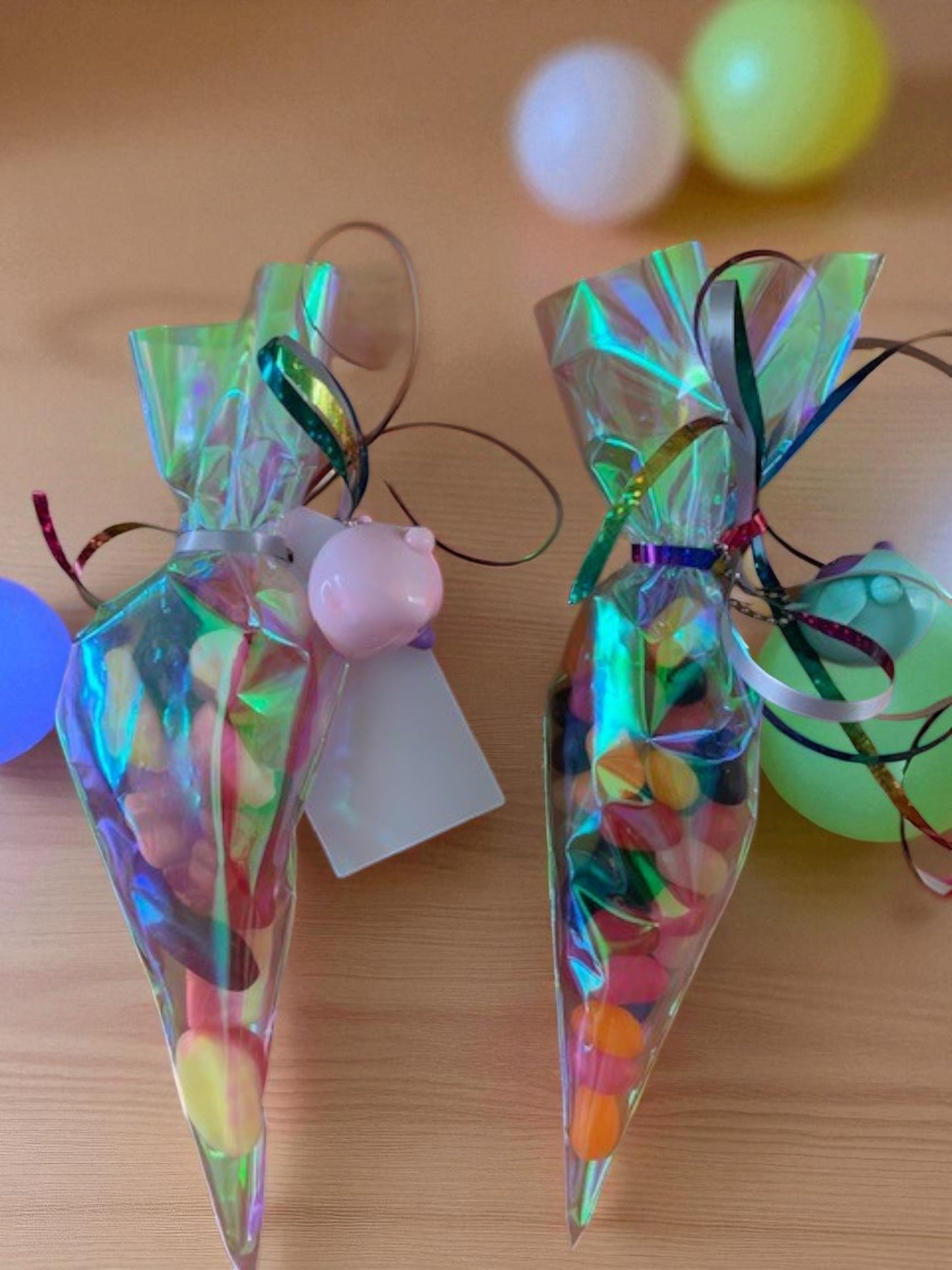 Small cone bag (with party mix lollies or jelly beans)