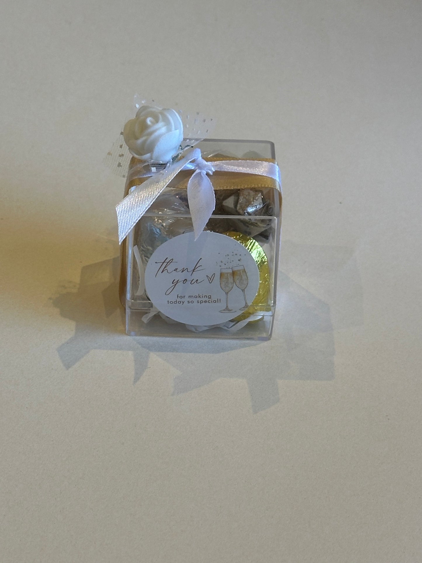 Clear box with rose (gold with sticker)