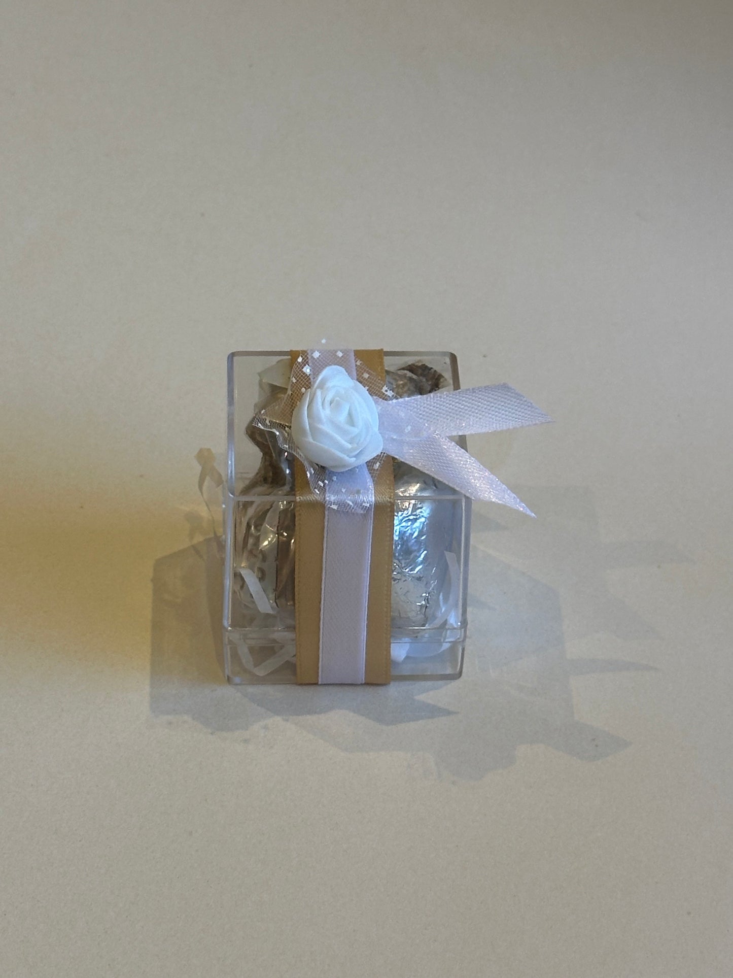 Clear box with rose (gold with sticker)